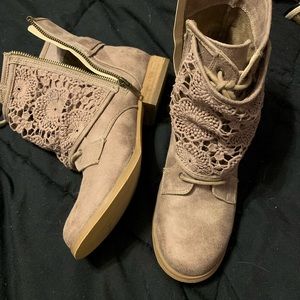 Cute combat shoes with lace